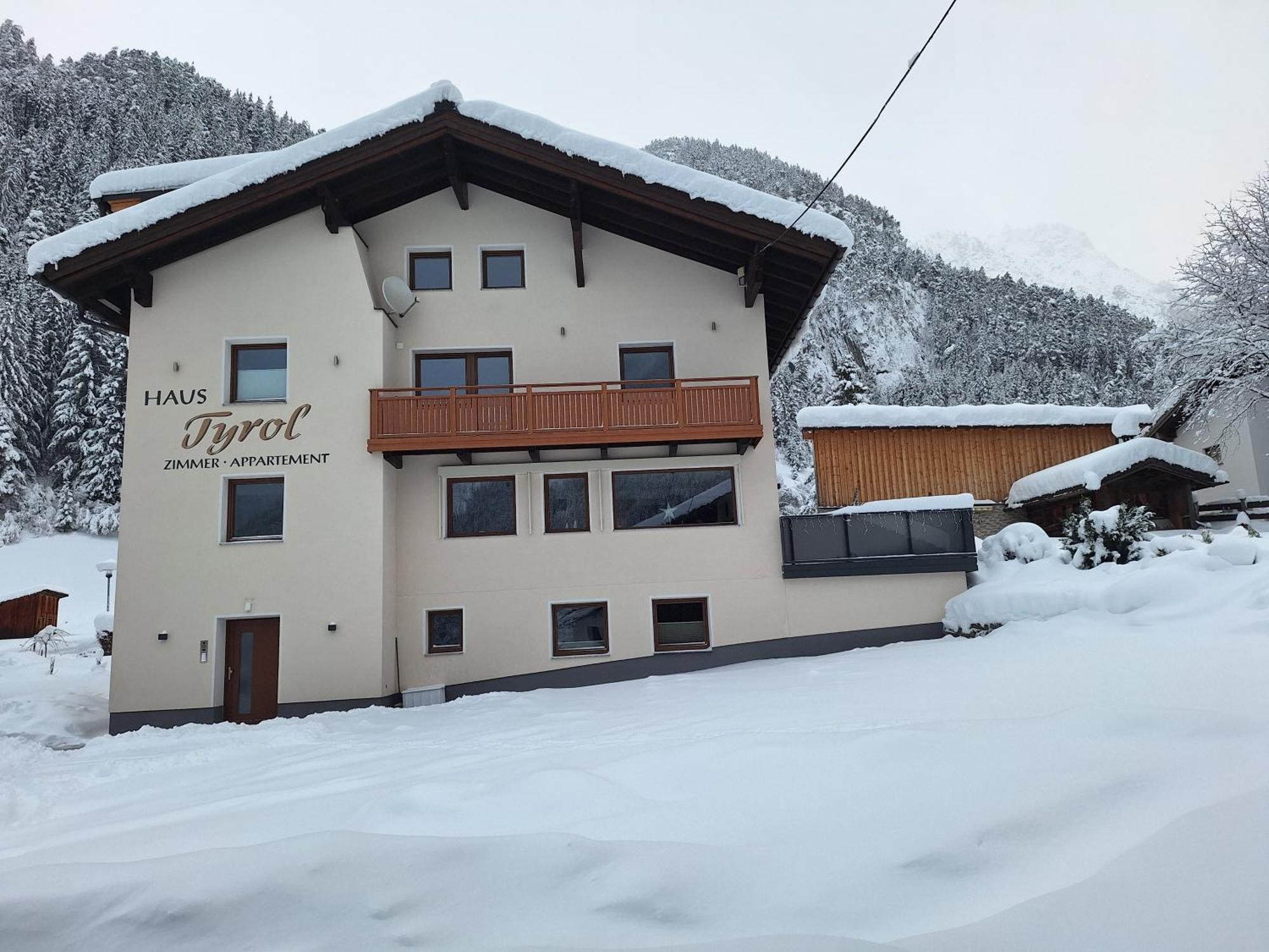Appartements Tyrol เพทท์นอย อัม อาร์ลแบร์ก ภายนอก รูปภาพ