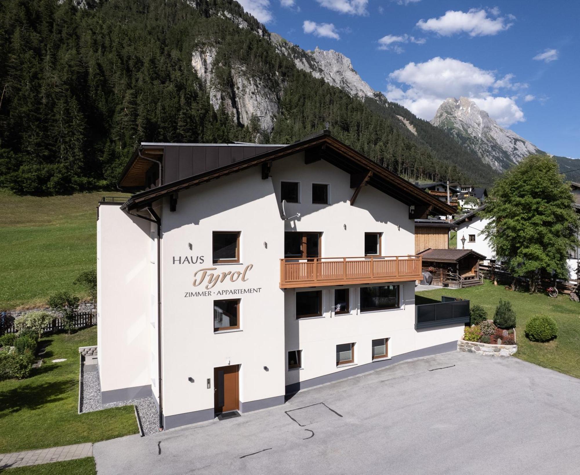 Appartements Tyrol เพทท์นอย อัม อาร์ลแบร์ก ภายนอก รูปภาพ