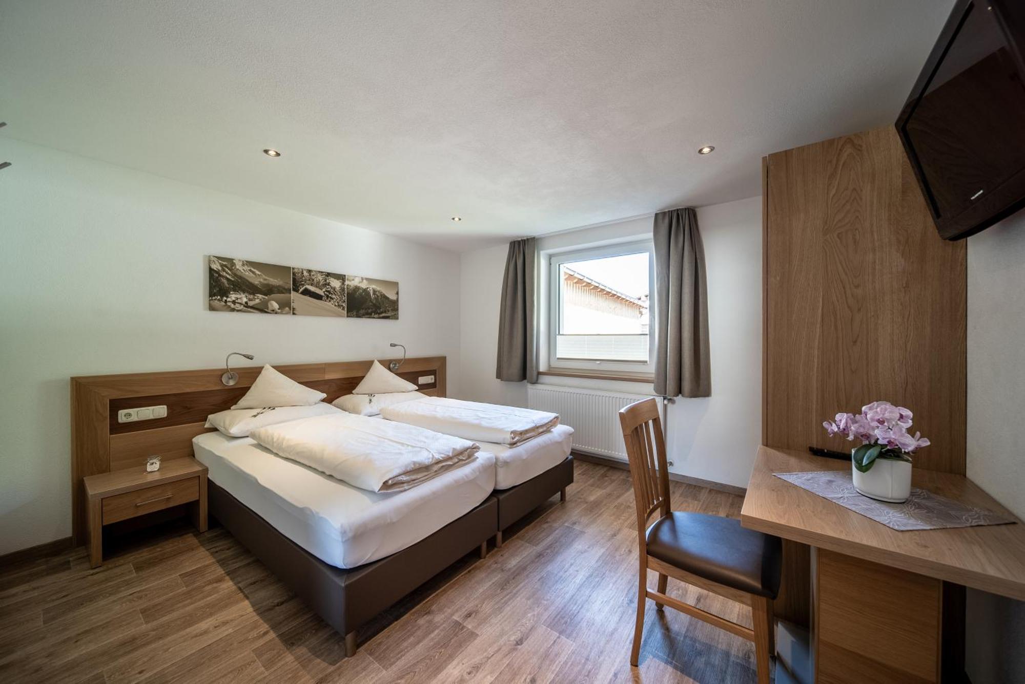 Appartements Tyrol เพทท์นอย อัม อาร์ลแบร์ก ภายนอก รูปภาพ