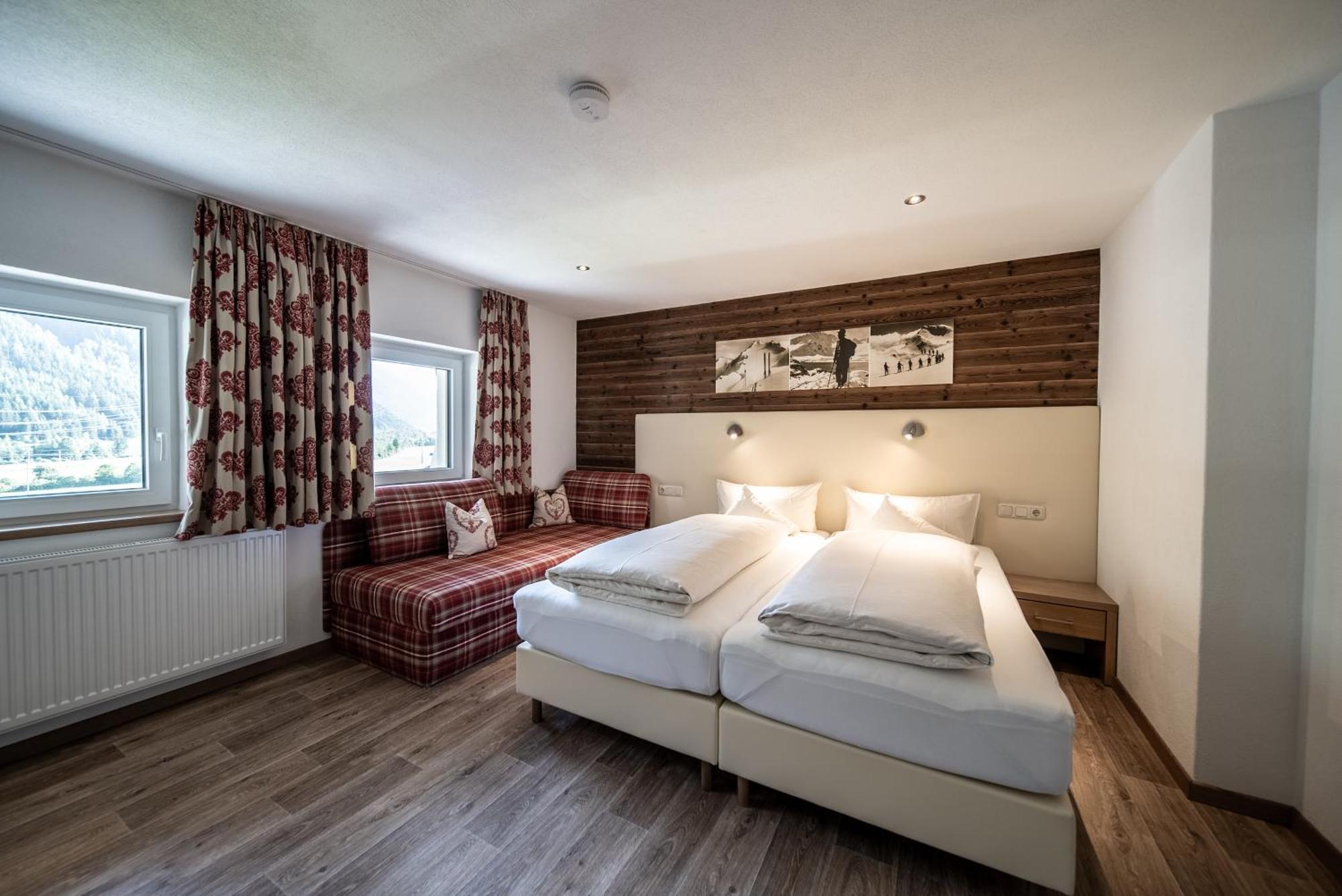 Appartements Tyrol เพทท์นอย อัม อาร์ลแบร์ก ภายนอก รูปภาพ