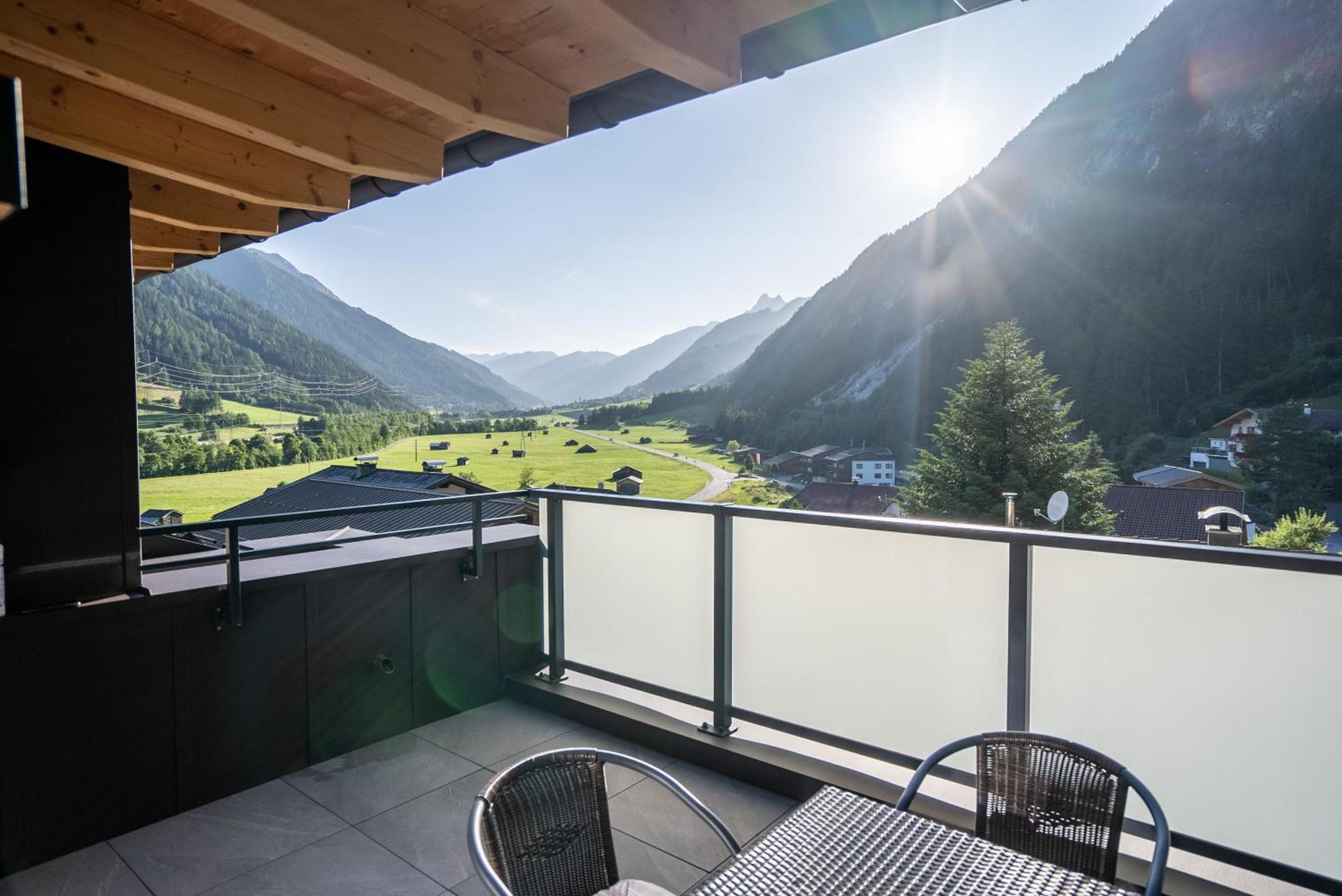 Appartements Tyrol เพทท์นอย อัม อาร์ลแบร์ก ภายนอก รูปภาพ