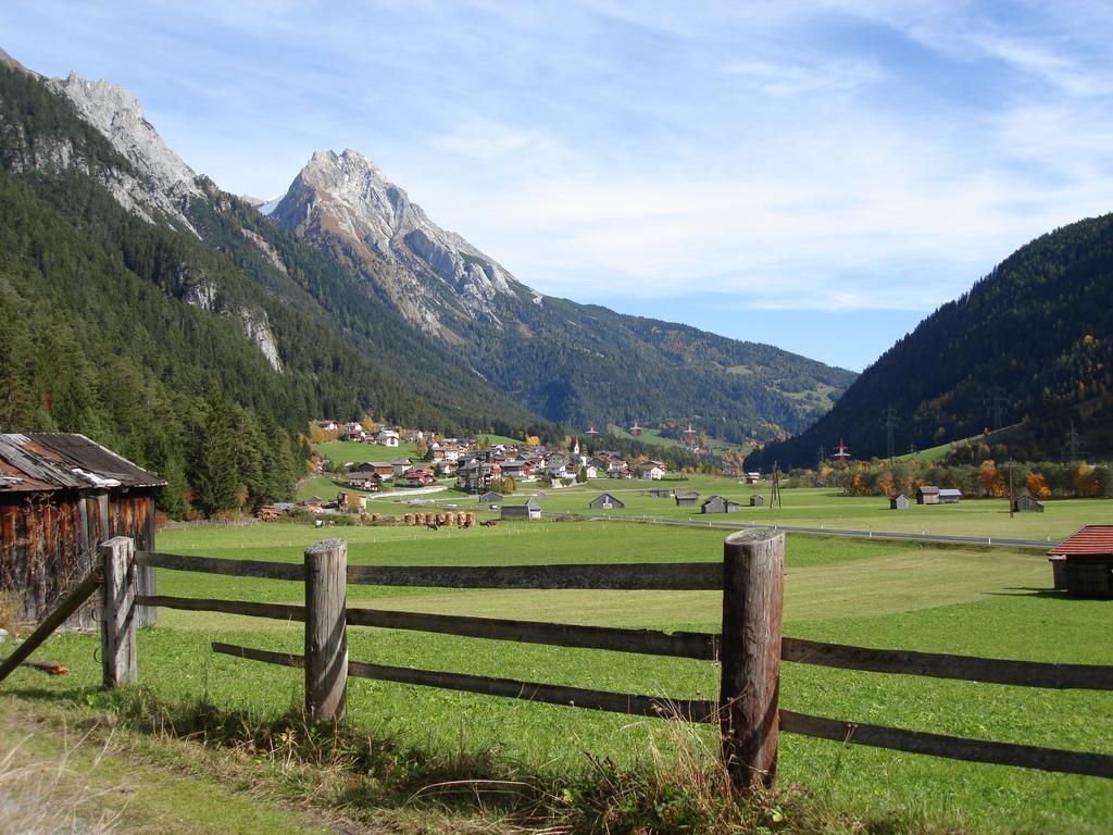 Appartements Tyrol เพทท์นอย อัม อาร์ลแบร์ก ภายนอก รูปภาพ